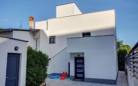 Villa Miema With Jacuzzi